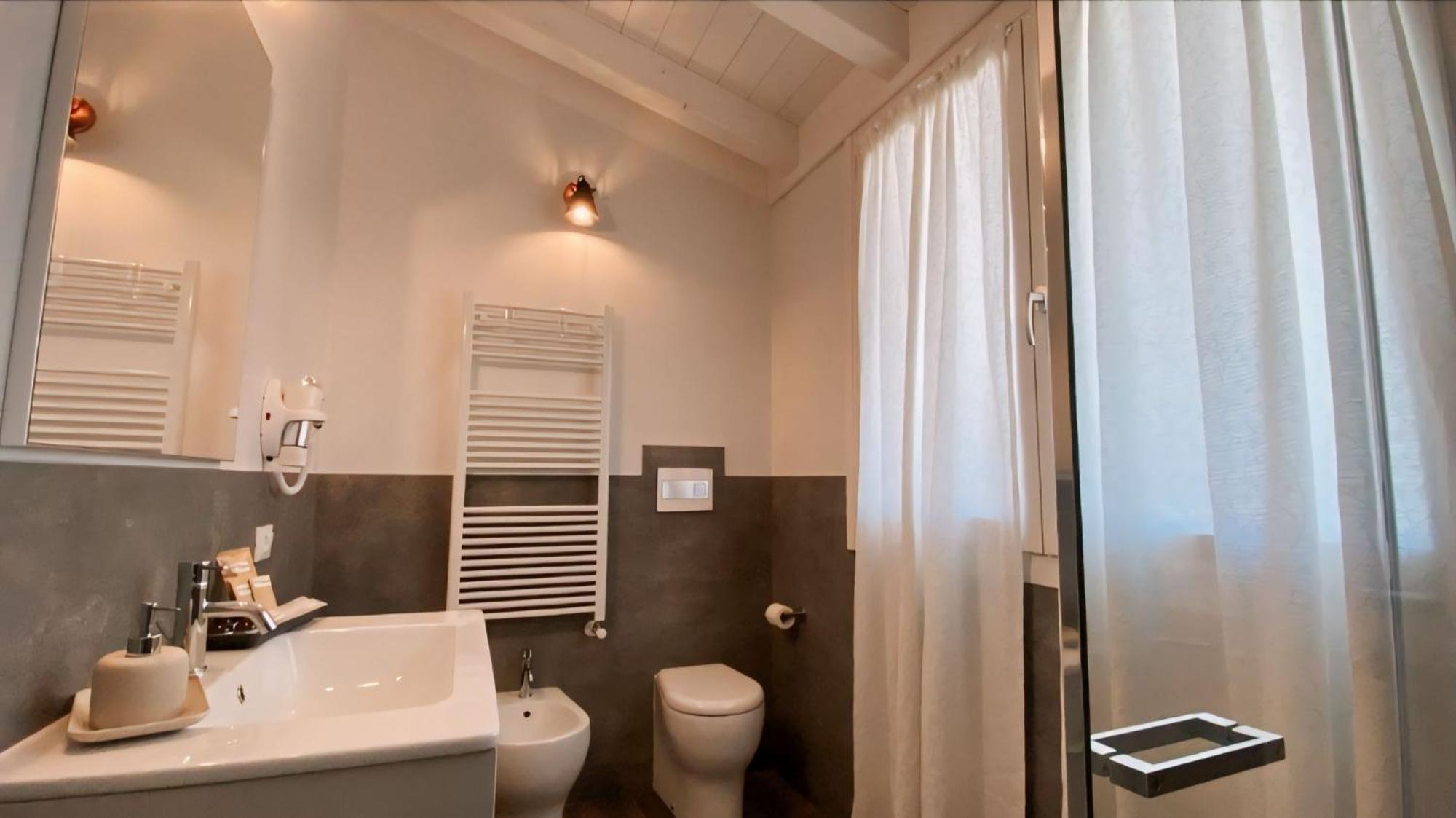 Casa Autunno Hotel Monzambano Buitenkant foto